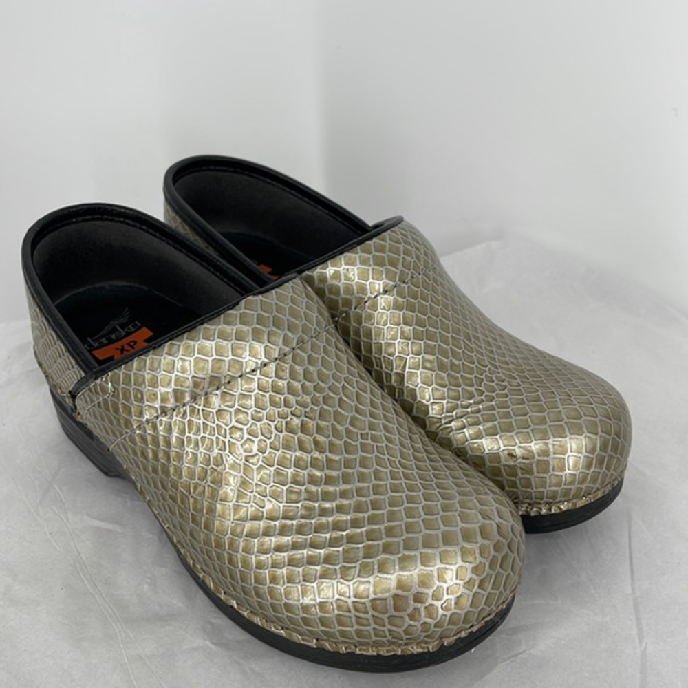 DANSKO XP Metallic Gold Black Snakeskin Professional Clogs‎ Shoes Women's 37